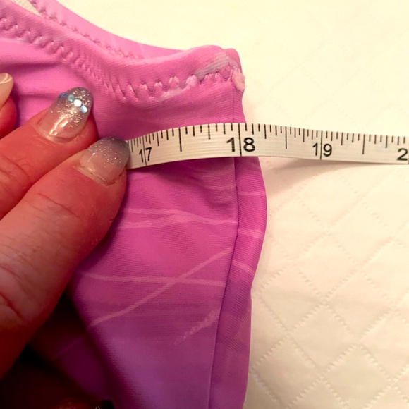 Large One Piece Purple & Pink Swimsuit. Removable bra Pads & Criss cross straps - Picture 4 of 7